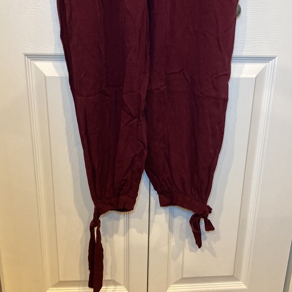NWOT SHEIN High Split Side Knot Hem Pants Size M Maroon Color - Picture 5 of 11